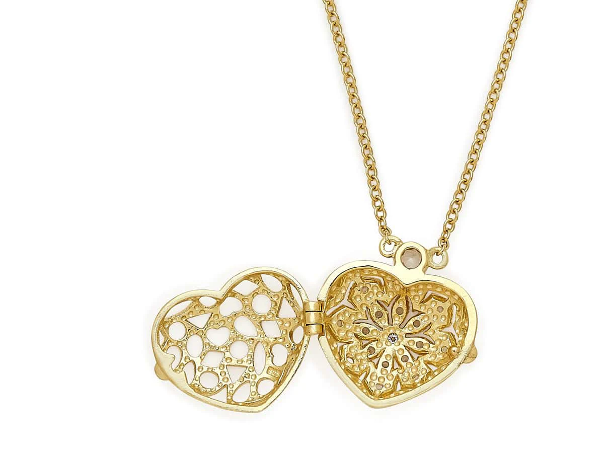 Jewelry photo editing pendant after