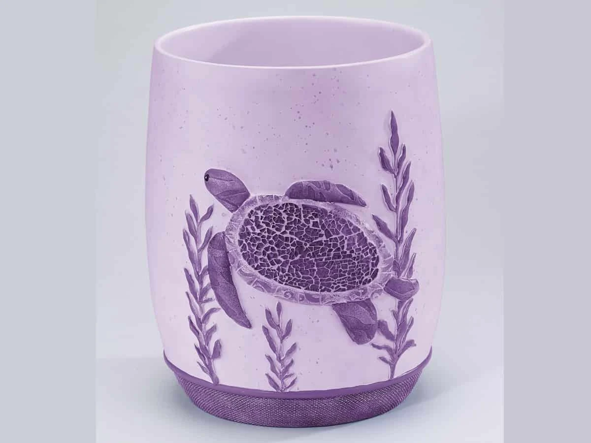 Decor vase retouching before